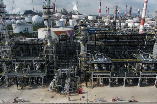 SK에너지 감압잔사유 탈황설비(VRDS) 전경.<SK에너지 제공>